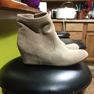 Minnetonka wedge boots